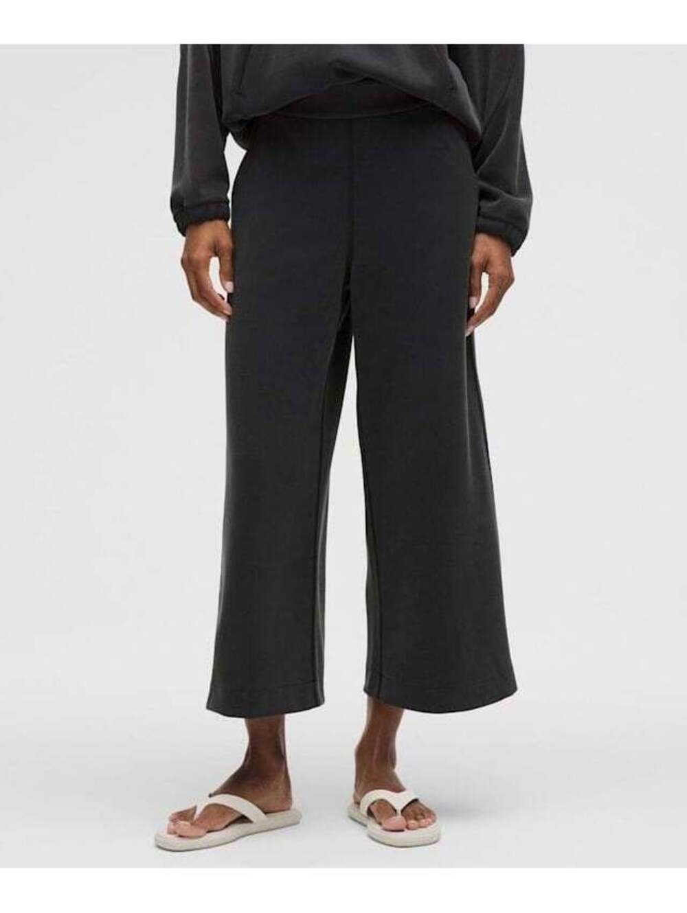 Lululemon Softstreme High-Rise Wide-Leg Cropped Pant Size 4